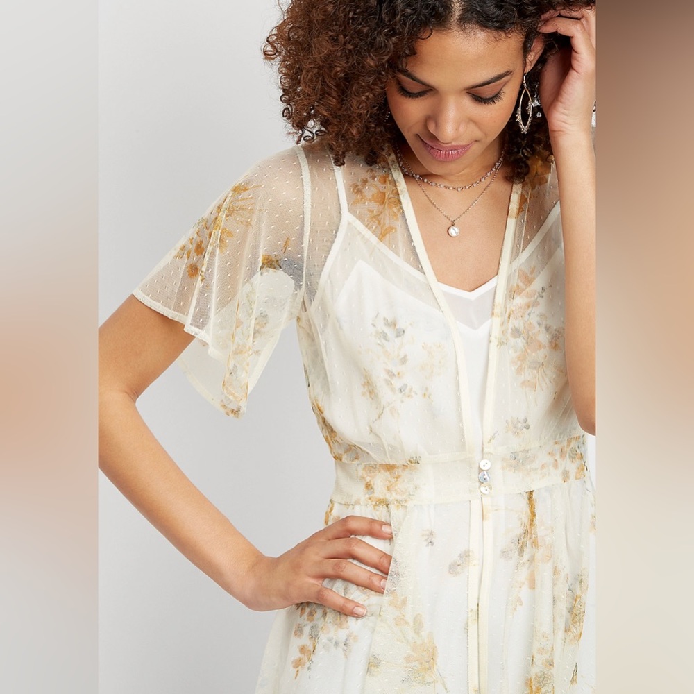 Maurice’s floral mesh button front kimono size xs
